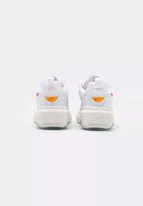 Фото № 4 с приближением к товару «‎AIR MAX VERONA»