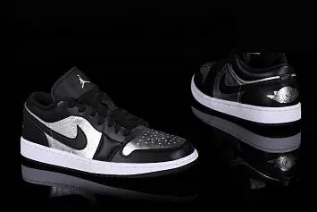 Nike Air Jordan 1 Retro SE Wmns  - 5