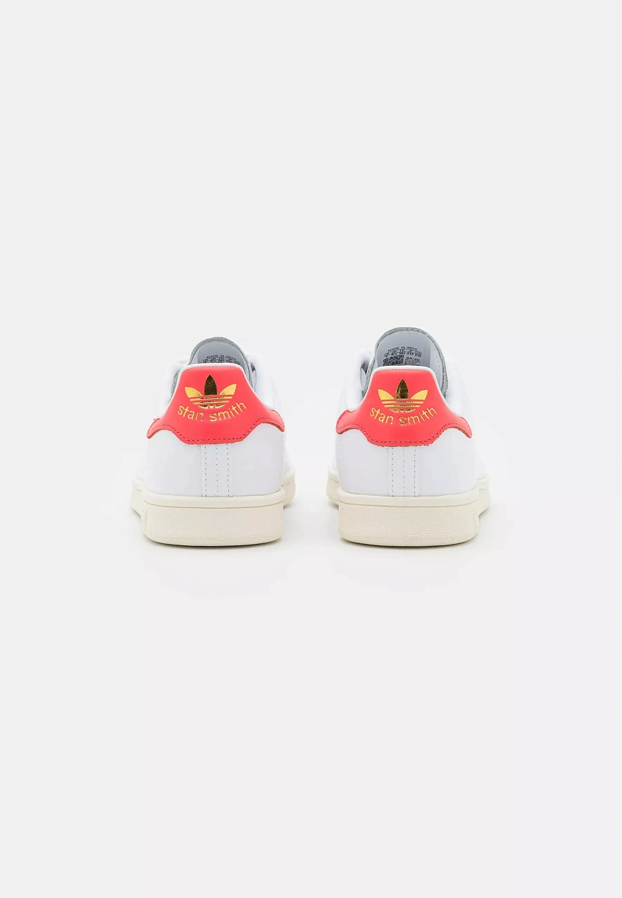 Фото № 4 с приближением к товару «‎STAN SMITH»