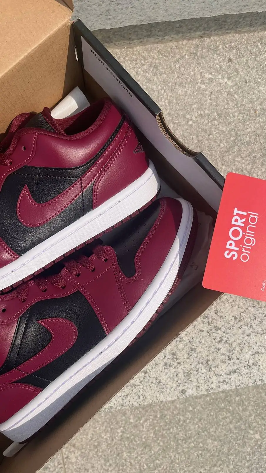 Фото № 1 с приближением к товару «‎Air Jordan 1 Low (DC0774-006)»