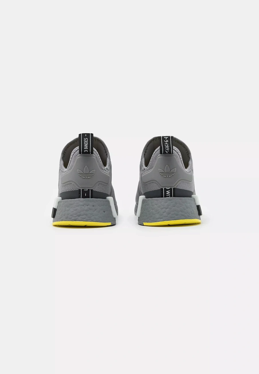 Фото № 2 с приближением к товару «‎NMD R1 UNISEX»