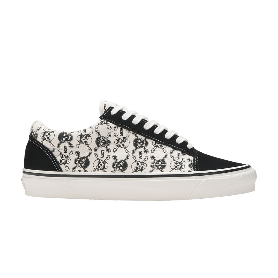 Фото № 1 с приближением к товару «‎Vans Old Skool 36 DX Skulls»