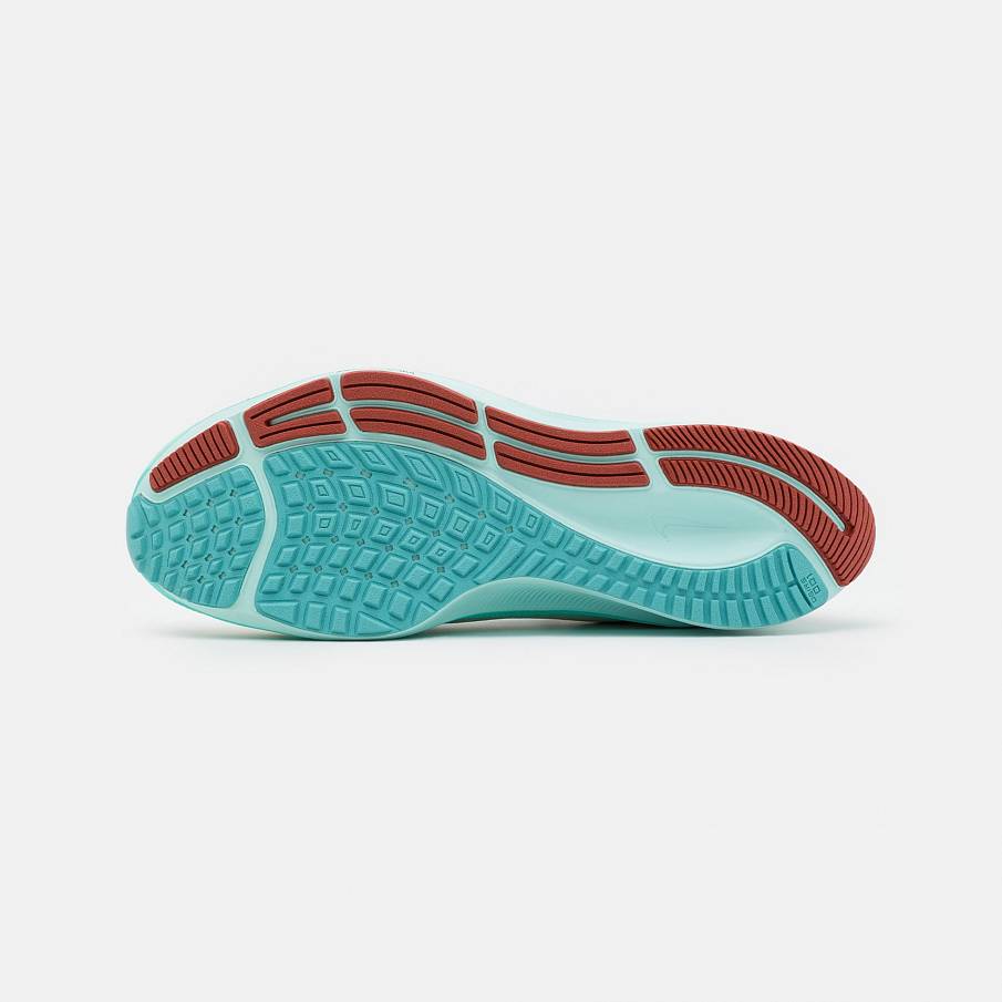 Фото № 4 с приближением к товару «‎Nike Air Zoom Pegasus 38»