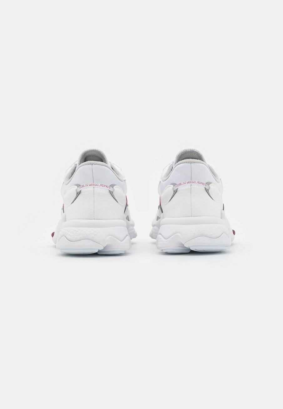 Фото № 4 с приближением к товару «‎Adidas Ozweego »