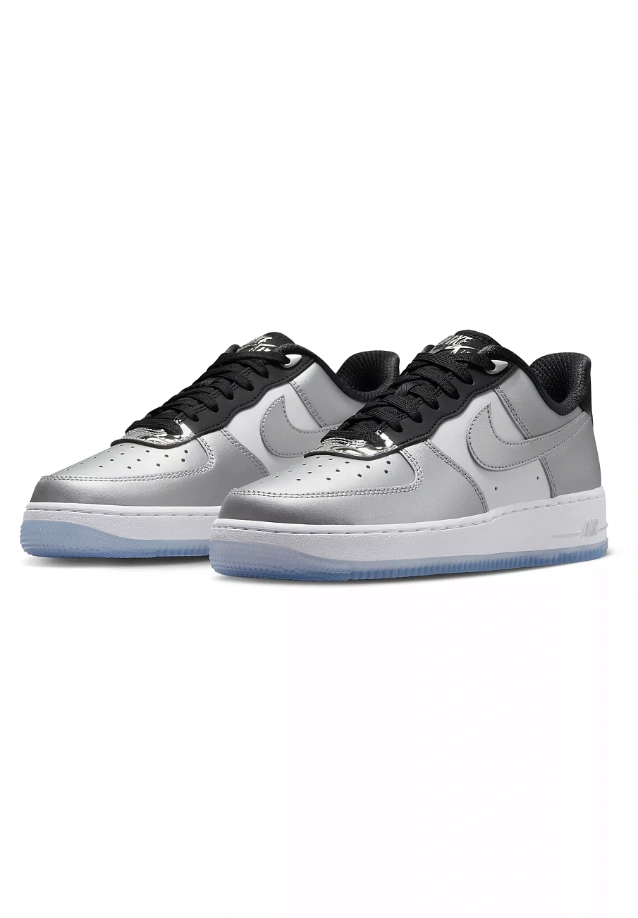 Фото № 1 с приближением к товару «‎AIR FORCE 1 07 SE»