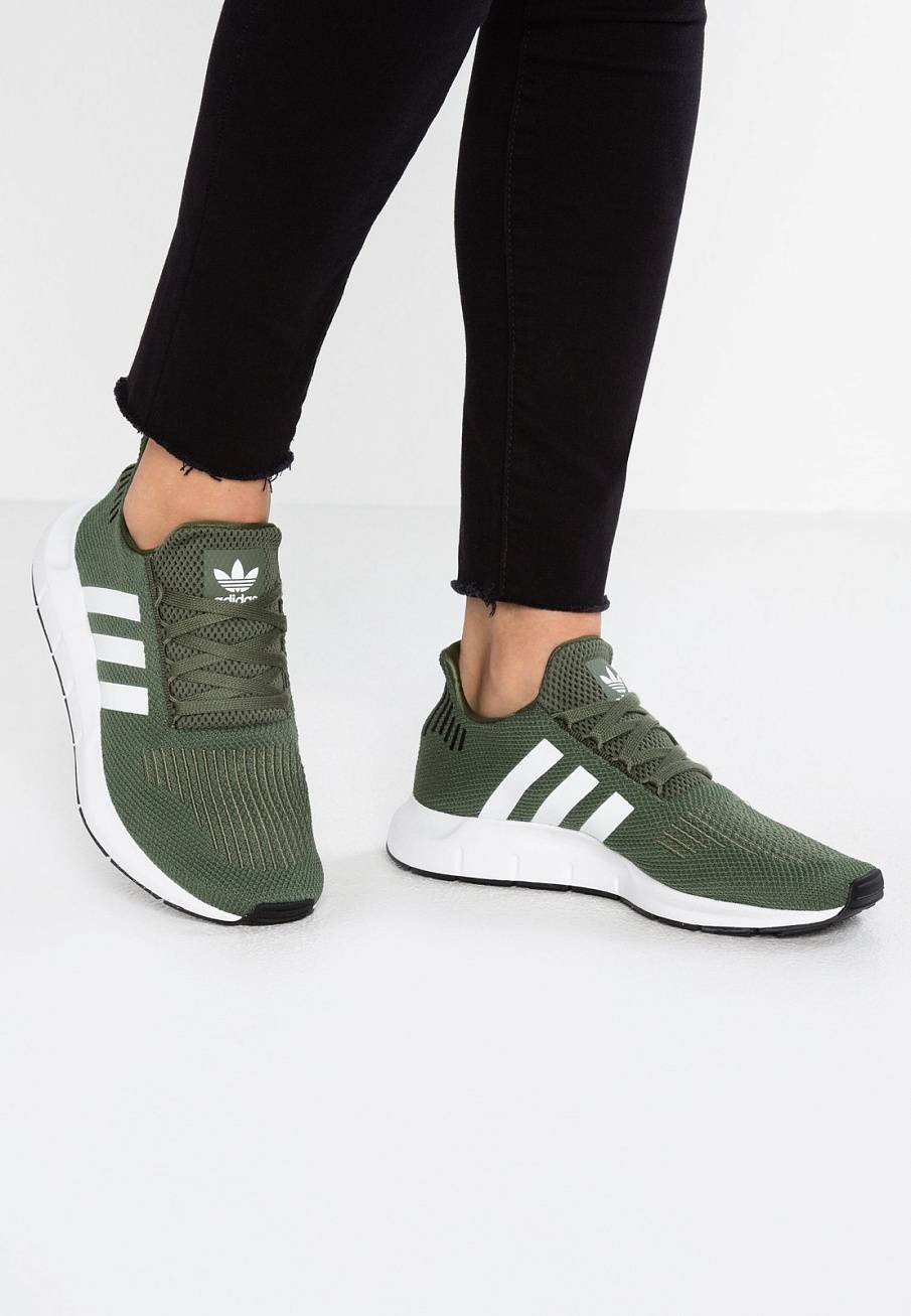 Фото № 1 с приближением к товару «‎Adidas Swift »