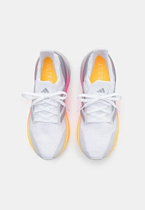 Фото № 4 с приближением к товару «‎ULTRABOOST 5»