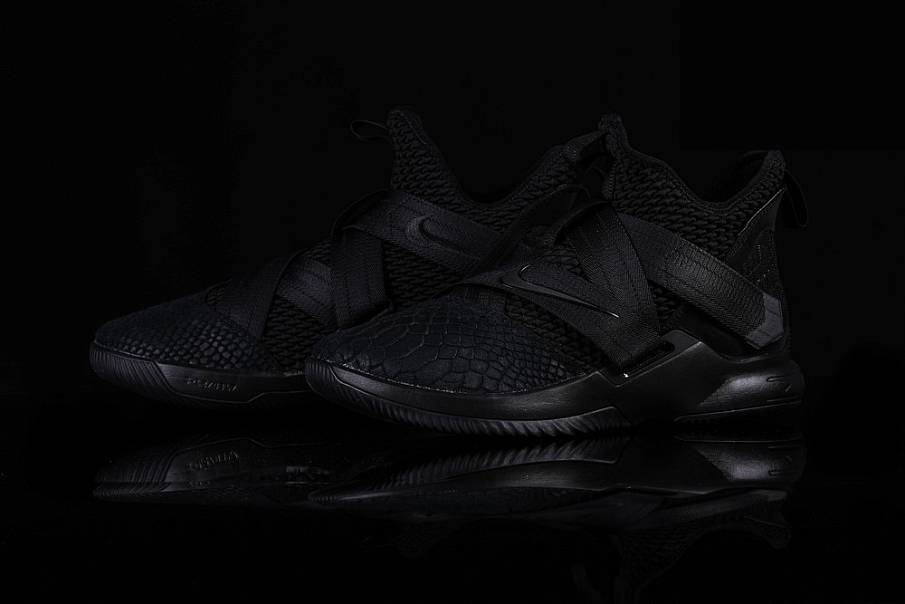 Фото № 1 с приближением к товару «‎Nike Lebron Soldier 12 Sfg Triple »
