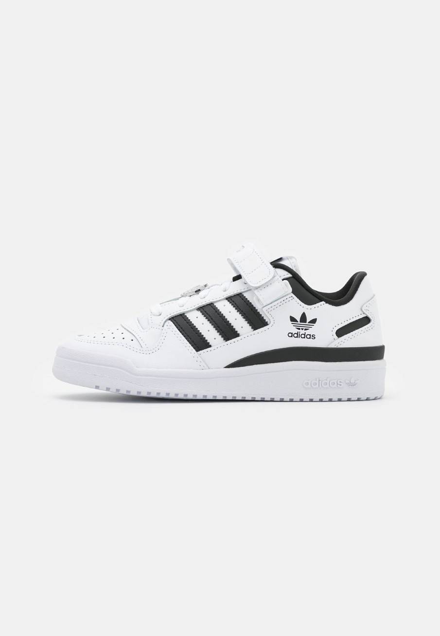 Фото № 1 с приближением к товару «‎Adidas Forum »
