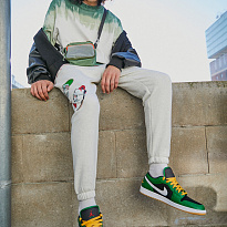 Фото № 3 с приближением к товару «‎Air Jordan 1 »