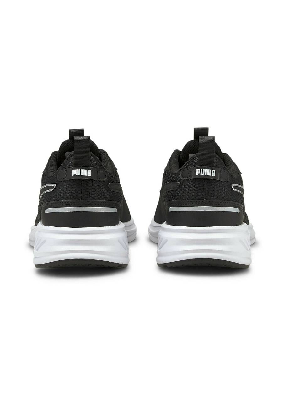 Фото № 3 с приближением к товару «‎Puma Scorch Runner»