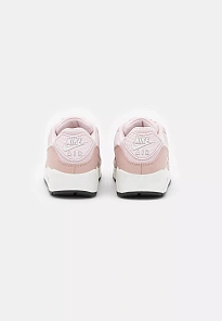 Фото № 3 с приближением к товару «‎AIR MAX 90»