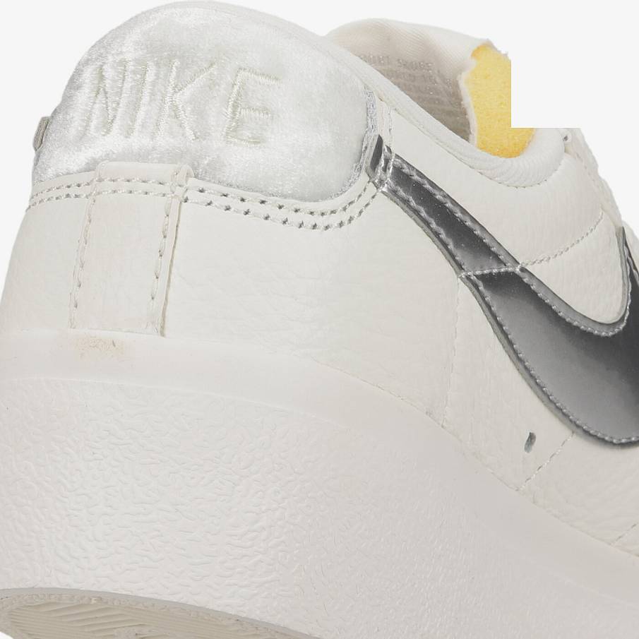 Фото № 5 с приближением к товару «‎Nike Wmns Blazer Low Platform Sneakers WhiteSilver»