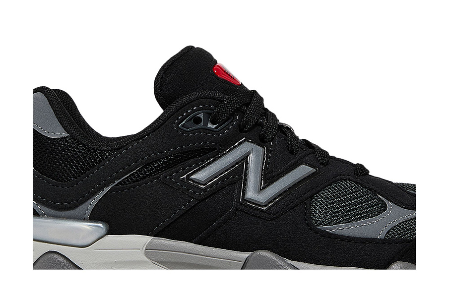 Фото № 3 с приближением к товару «‎New Balance 9060 Big Kid Black Castlerock»