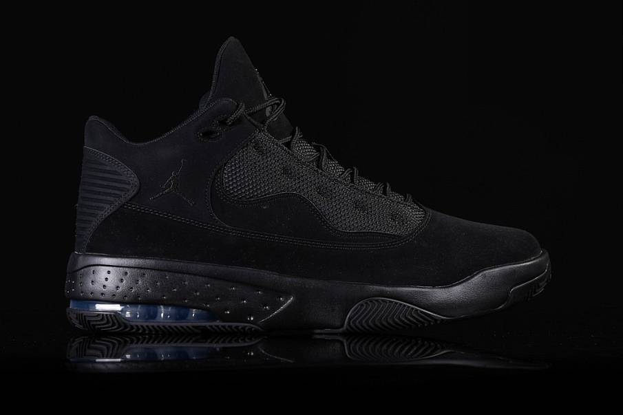 Фото № 2 с приближением к товару «‎Nike Air Jordan Max Aura 2 Triple»