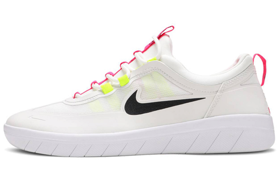 Фото № 1 с приближением к товару «‎Nike SB Nyjah Free 2 Sneakers White»