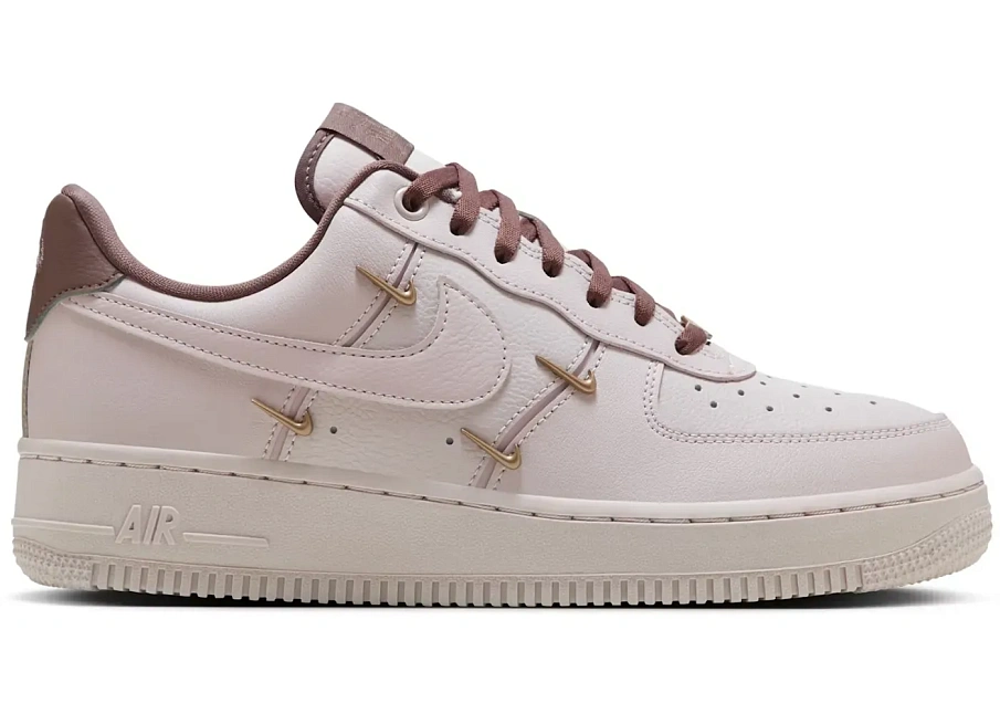 Фото № 1 с приближением к товару «‎Nike Air Force 1 '07 LX CN»