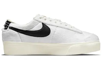 Nike Wmns Blazer low Platform Low-Top Sneakers White - 2