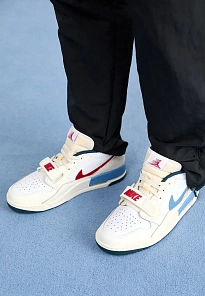 Фото № 1 с приближением к товару «‎AIR JORDAN LEGACY 312»
