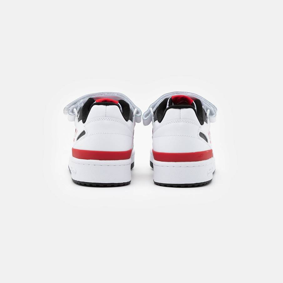Фото № 5 с приближением к товару «‎Adidas Forum »