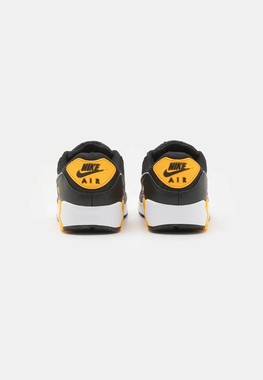 Фото № 3 с приближением к товару «‎AIR MAX 90»