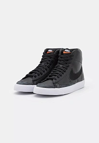 Фото № 3 с приближением к товару «‎BLAZER MID 77»