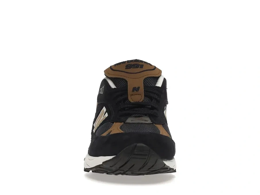 Фото № 2 с приближением к товару «‎New Balance 991»