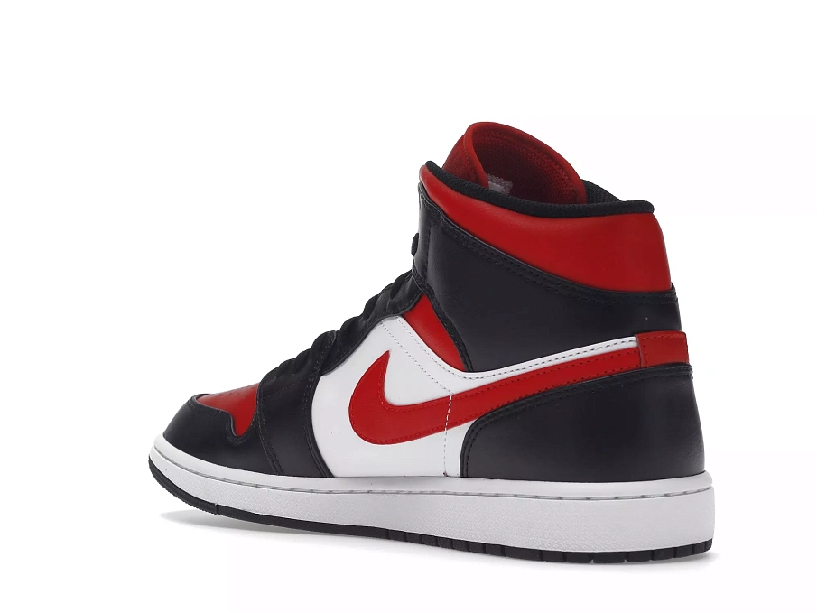 Фото № 4 с приближением к товару «‎Jordan 1 Mid White Black Red (2022)»