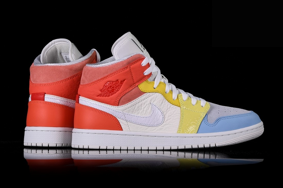 Фото № 4 с приближением к товару «‎Nike Air Jordan 1 Retro Wmns To My First Coach»