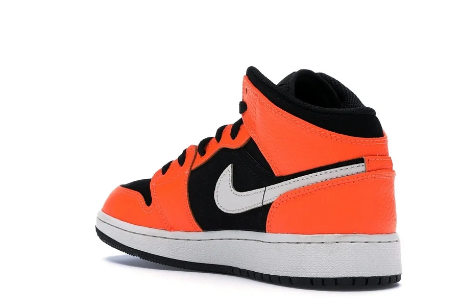 Фото № 6 с приближением к товару «‎Jordan 1 Mid Black Cone »