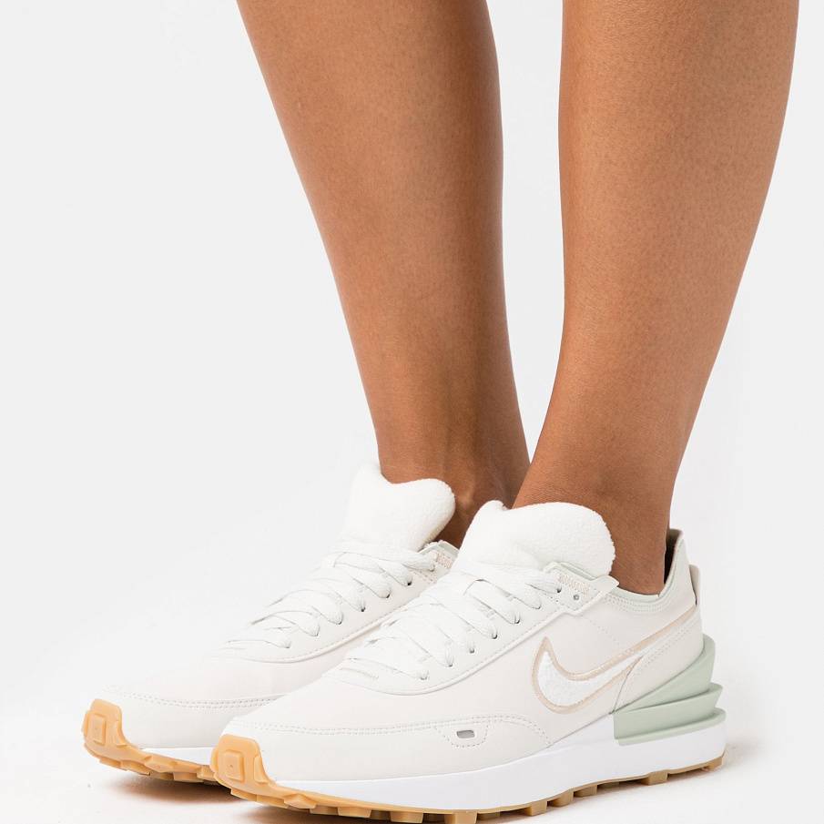 Фото № 1 с приближением к товару «‎Nike W Waffle One SE 2 »