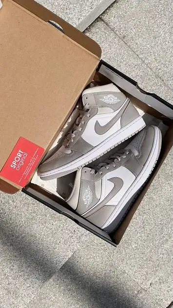 Air Jordan 1 Mid "Linen" (554724-082) - 2
