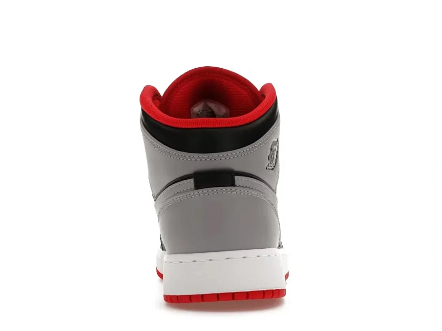 Фото № 4 с приближением к товару «‎Jordan 1 Mid»