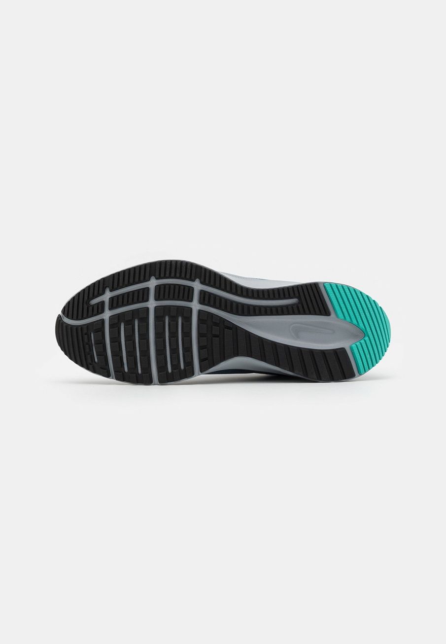 Фото № 5 с приближением к товару «‎Nike Quest 4»