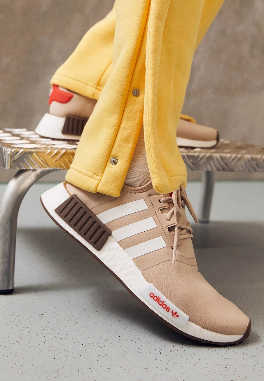 Фото № 3 с приближением к товару «‎NMD_R1 UNISEX»