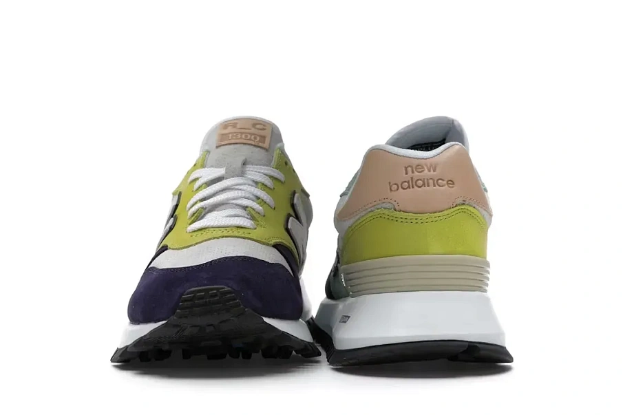 Фото № 2 с приближением к товару «‎New Balance RC_1300»
