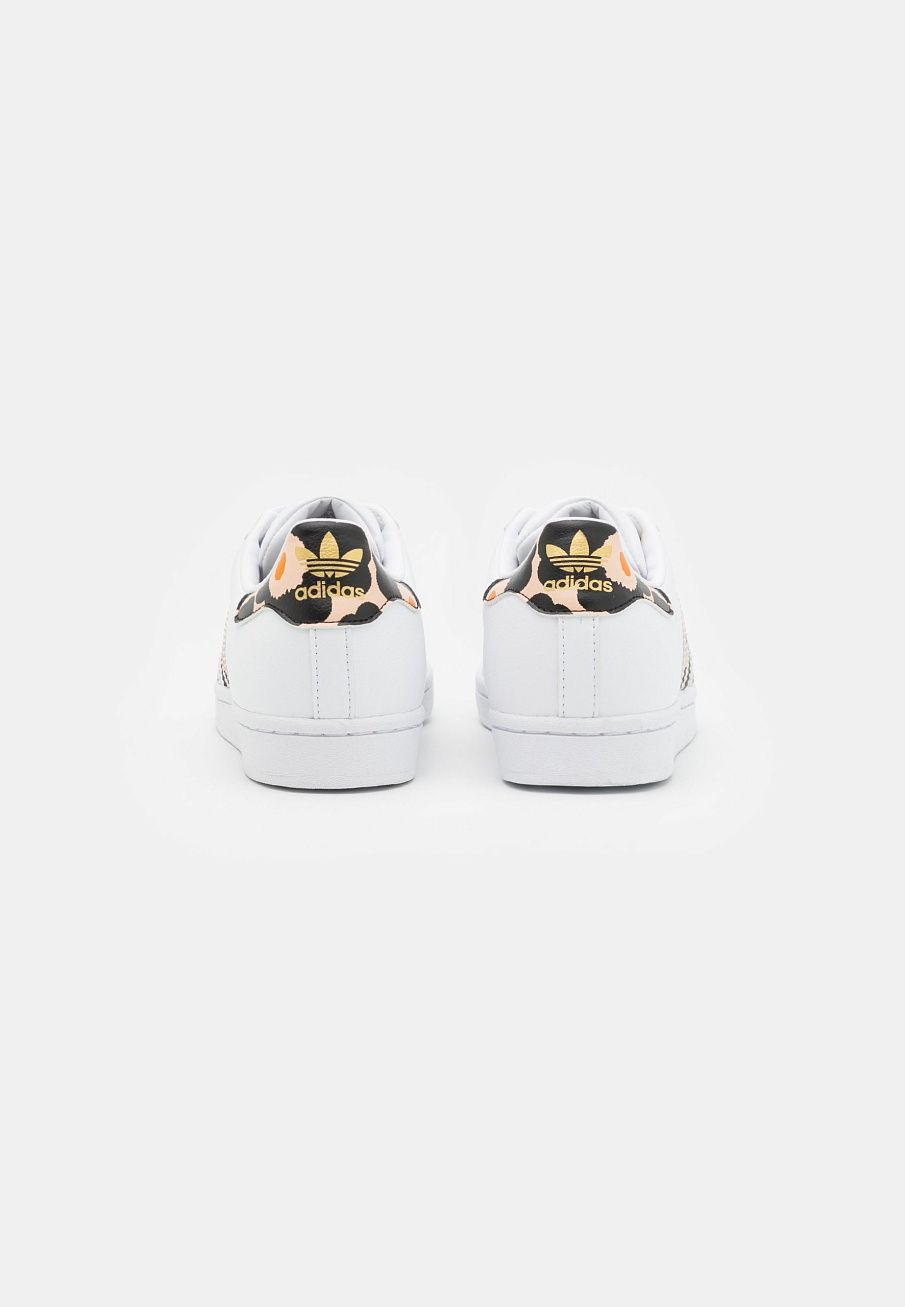 Фото № 4 с приближением к товару «‎Adidas Superstar »