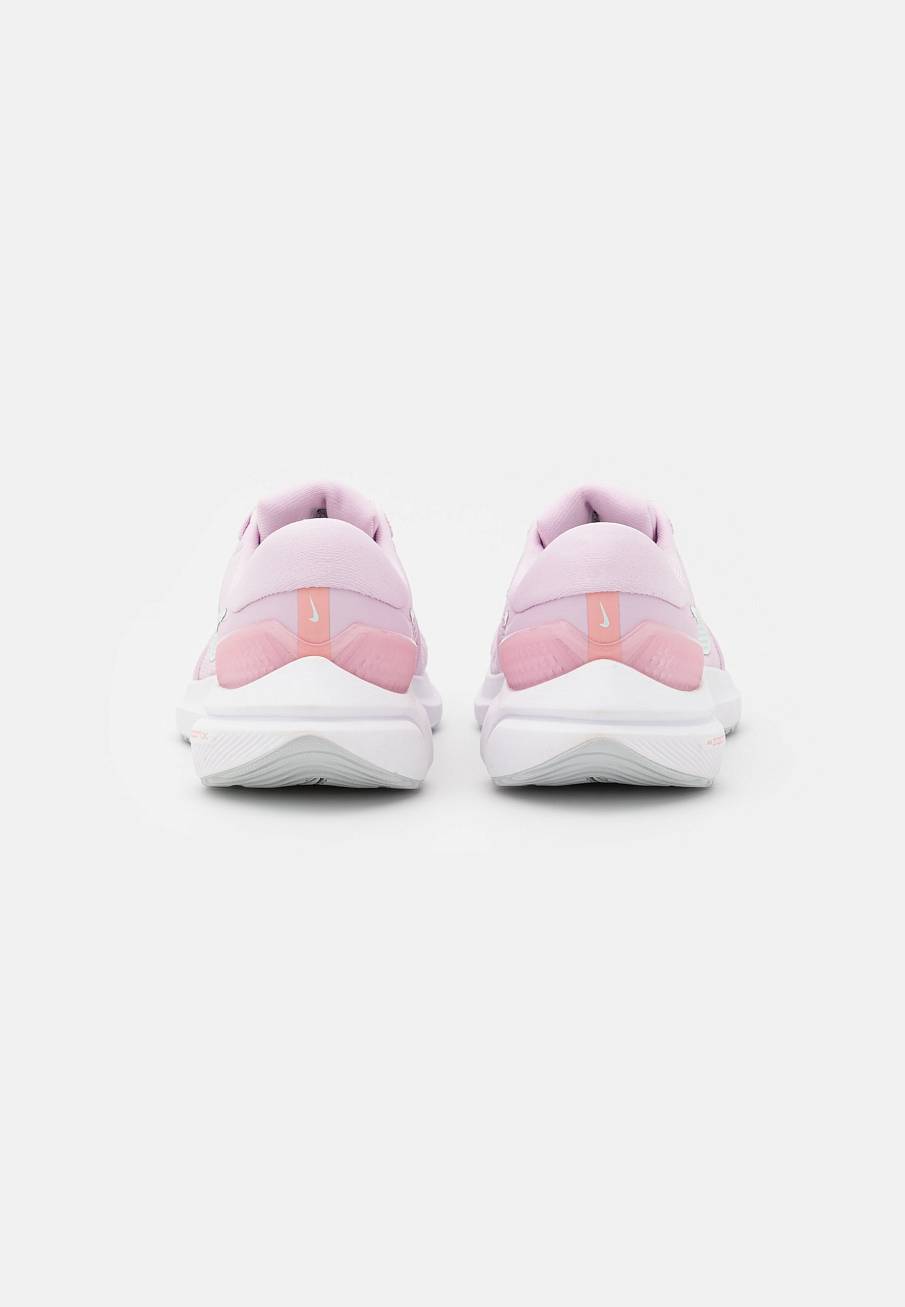 Фото № 3 с приближением к товару «‎Nike Air Zoom Vomero»