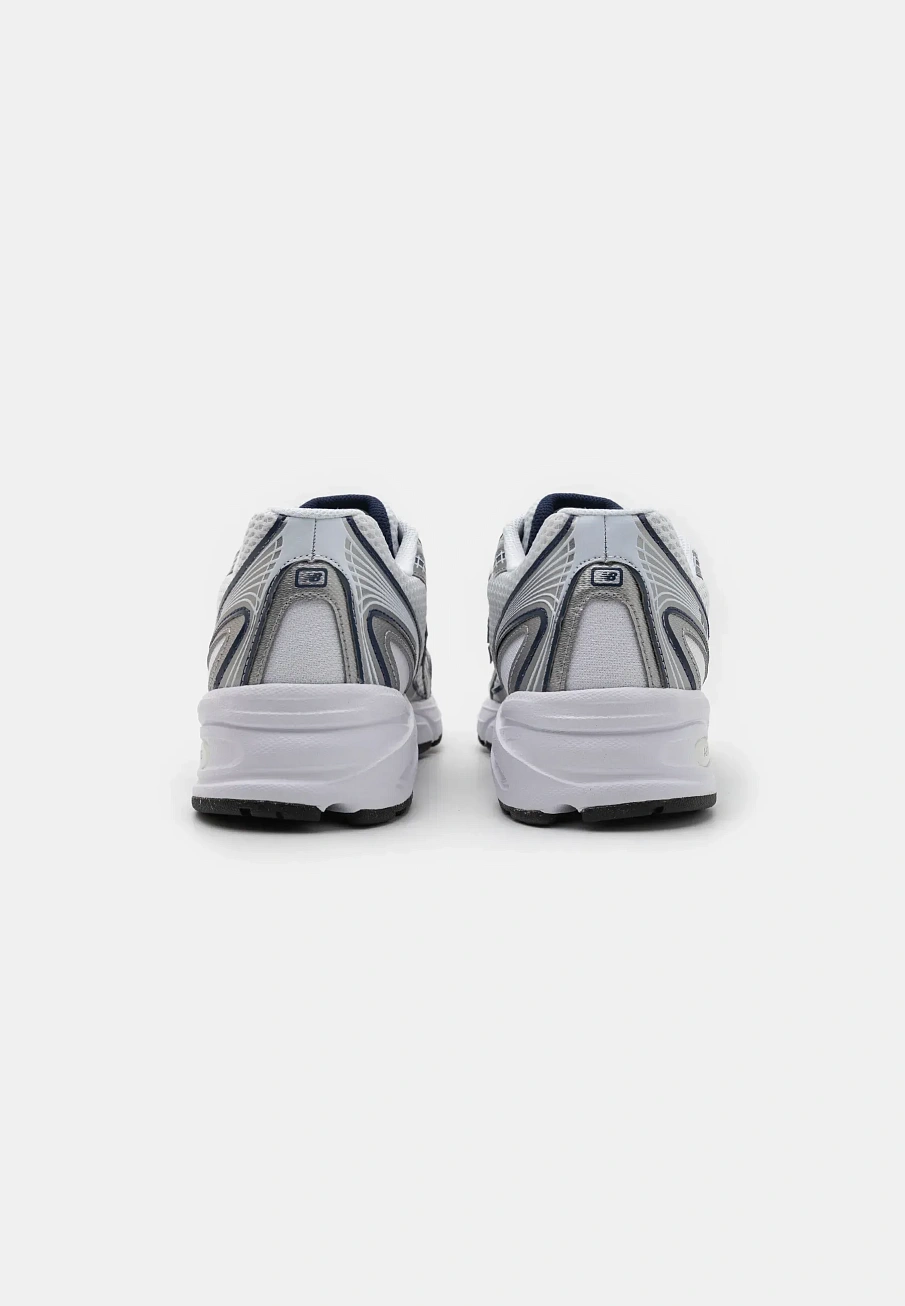 Фото № 3 с приближением к товару «‎U740 UNISEX»