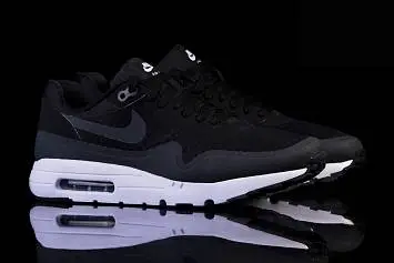 Nike Air Max 1 Ultra Essential  - 2