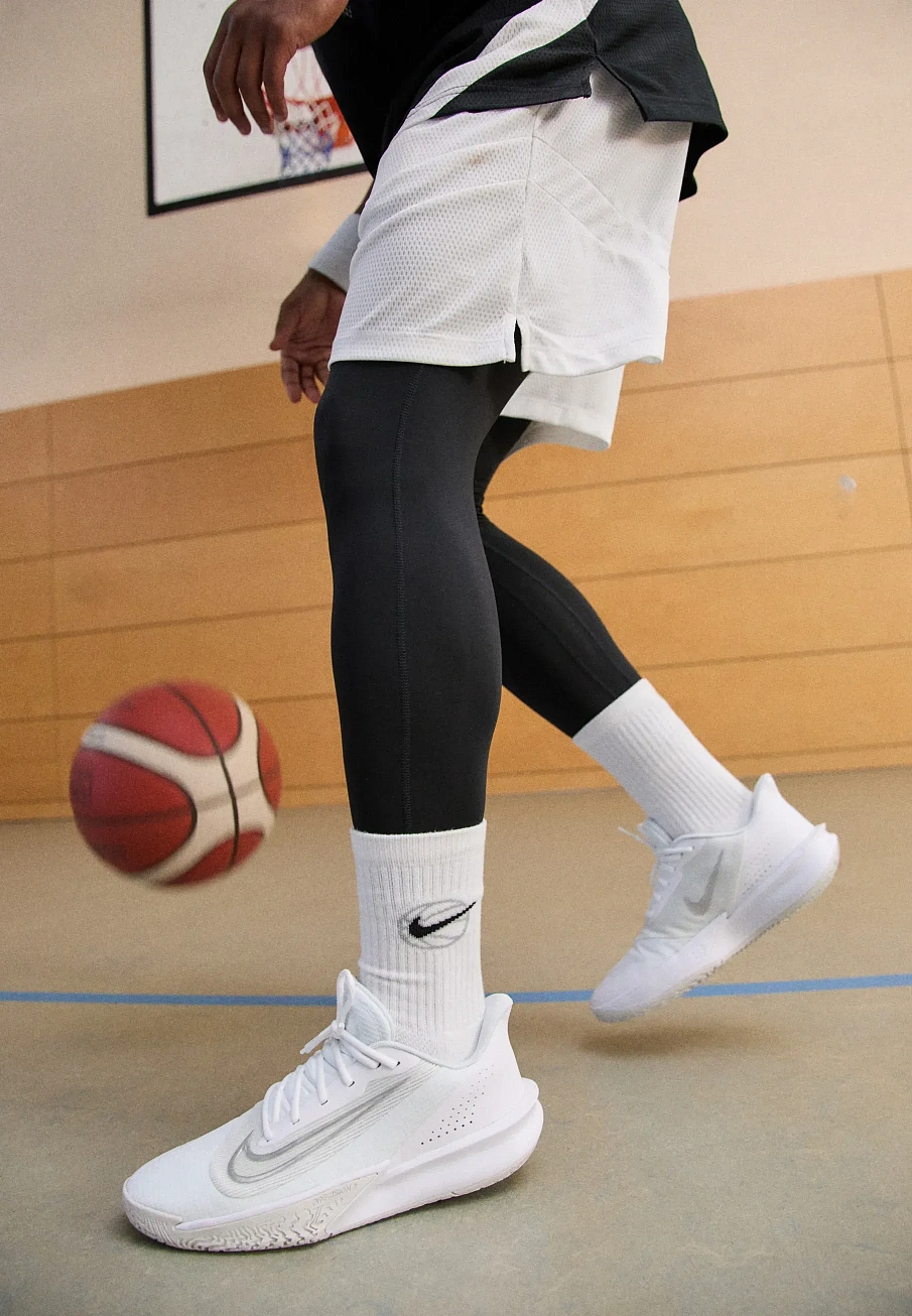 Фото № 2 с приближением к товару «‎PRECISION 7»