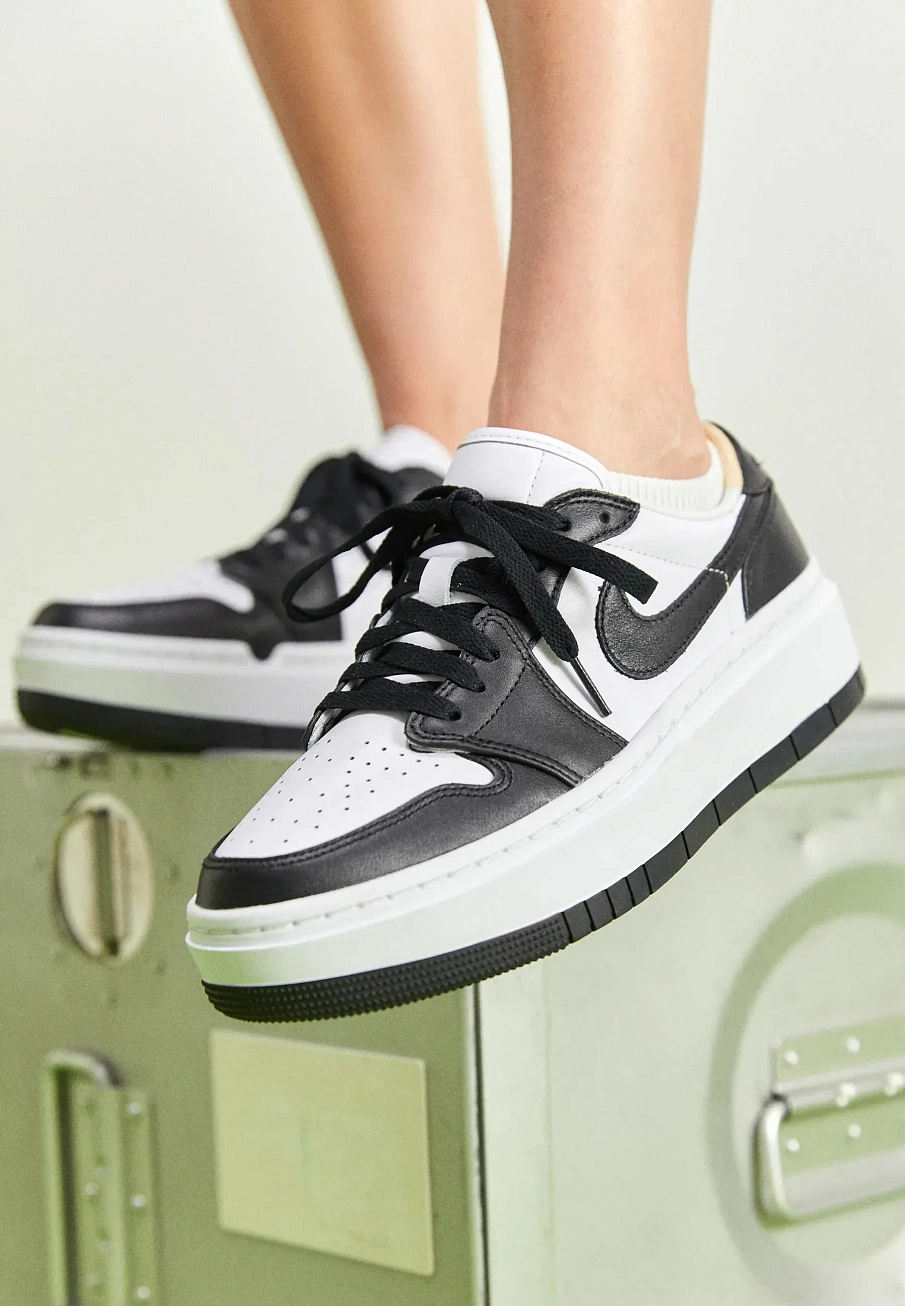 Фото № 1 с приближением к товару «‎AIR JORDAN 1 ELEVATE»