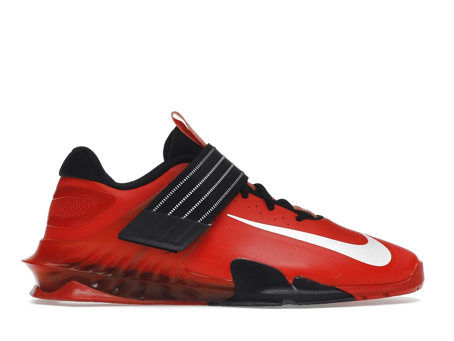 Фото № 1 с приближением к товару «‎Nike Savaleos Chile Red»