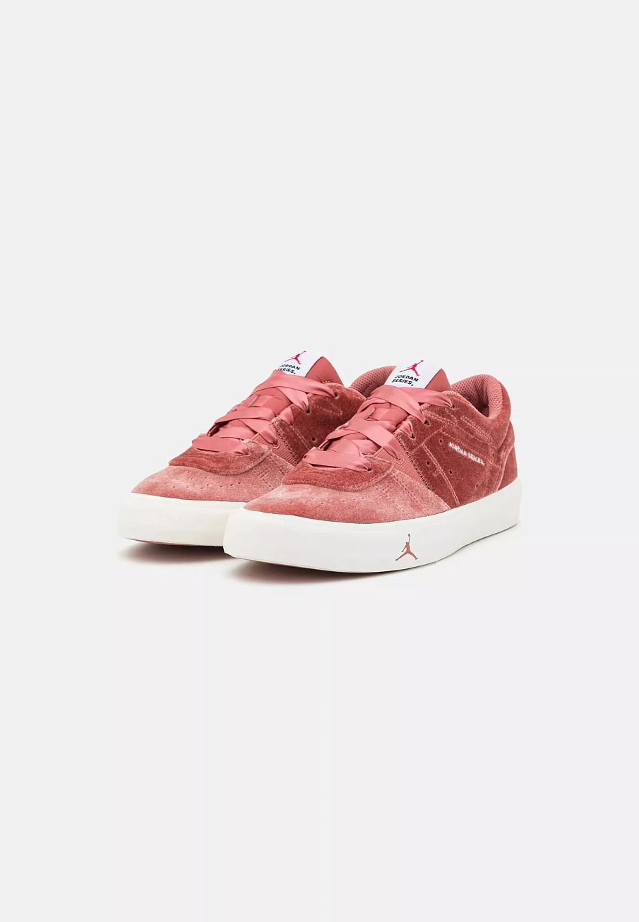 Фото № 4 с приближением к товару «‎WMNS SERIES ES SE»