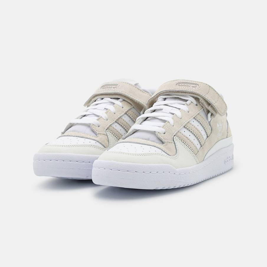 Фото № 3 с приближением к товару «‎Adidas Forum »