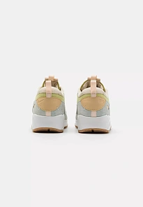Фото № 4 с приближением к товару «‎AIR MAX 90 FUTURA MIN»