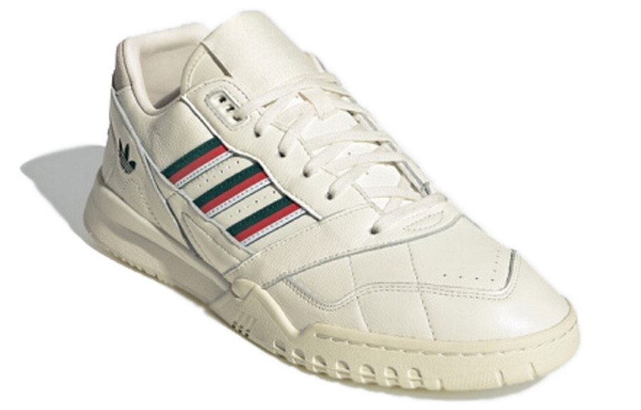 Фото № 3 с приближением к товару «‎adidas originals A.R. Trainer»