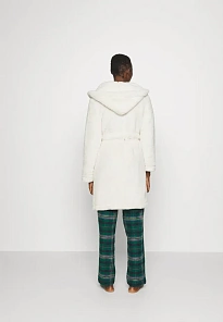 Фото № 3 с приближением к товару «‎AARTI»