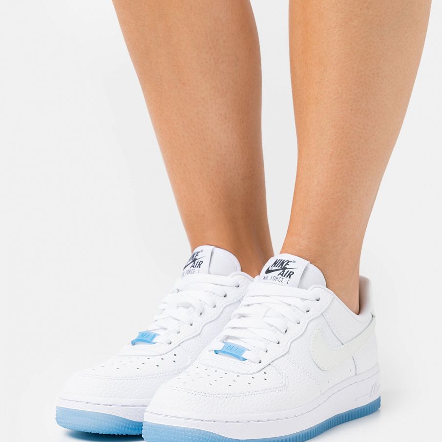 Фото № 2 с приближением к товару «‎Nike Air Force 1 »
