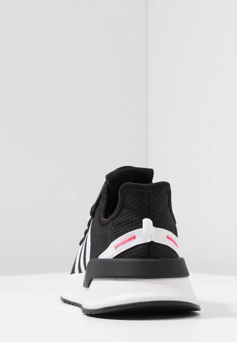 Фото № 4 с приближением к товару «‎Adidas U_path »